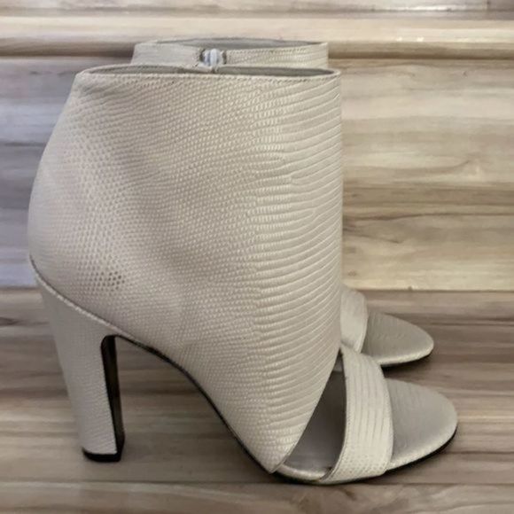 VINCE Sansa open toe booties NWOB Size 38